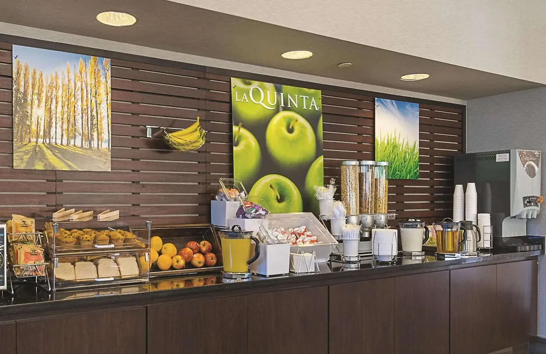 La Quinta Inn & Suites By Wyndham Ontario Airport-1