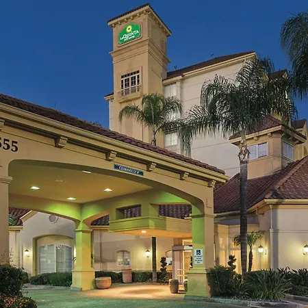 La Quinta Inn & Suites By Wyndham Ontario Airport-2